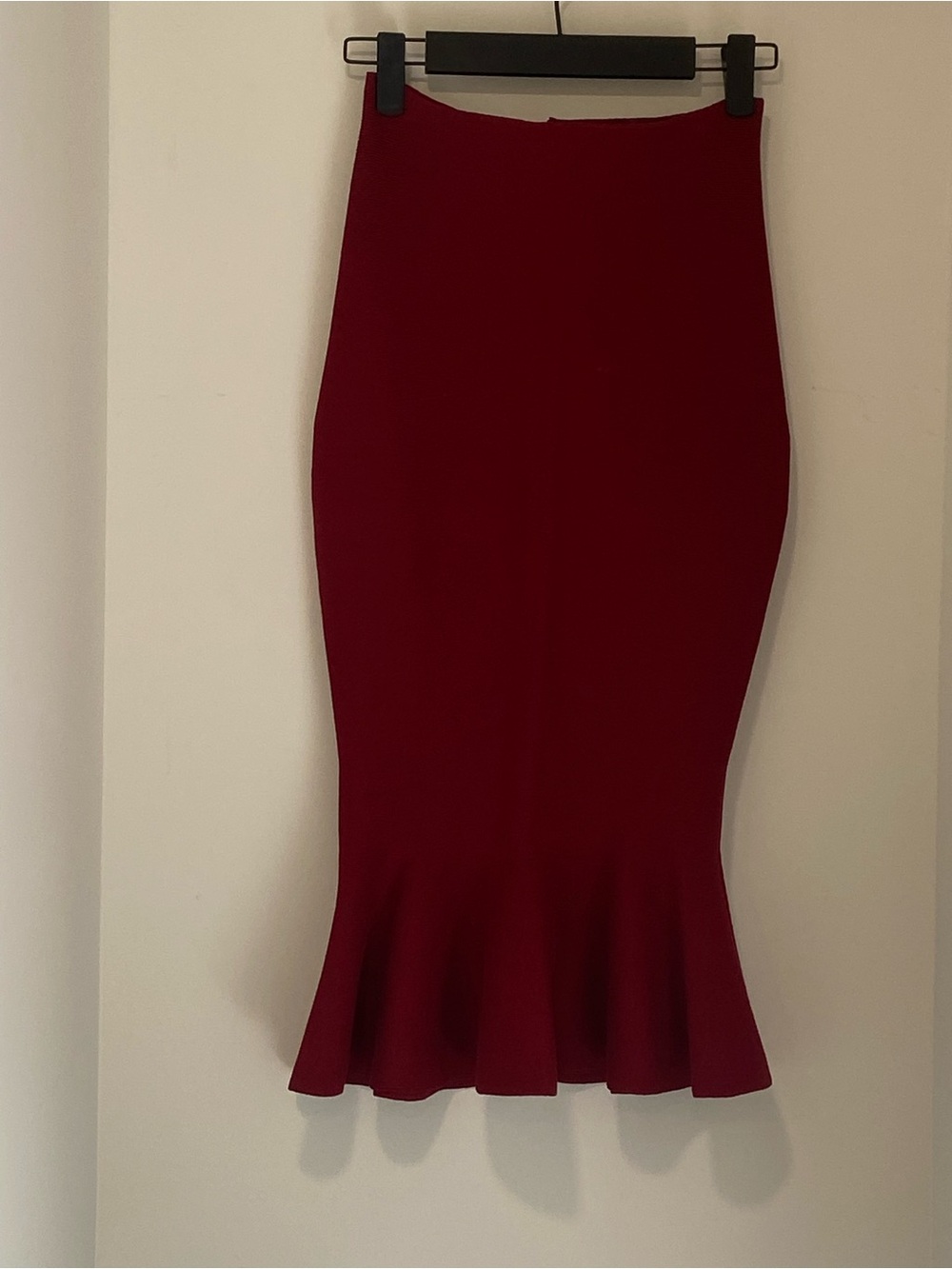 Hera Collection Black Top with Burgundy Mermaid Hem Midi Skirt - Picture 2 of 4